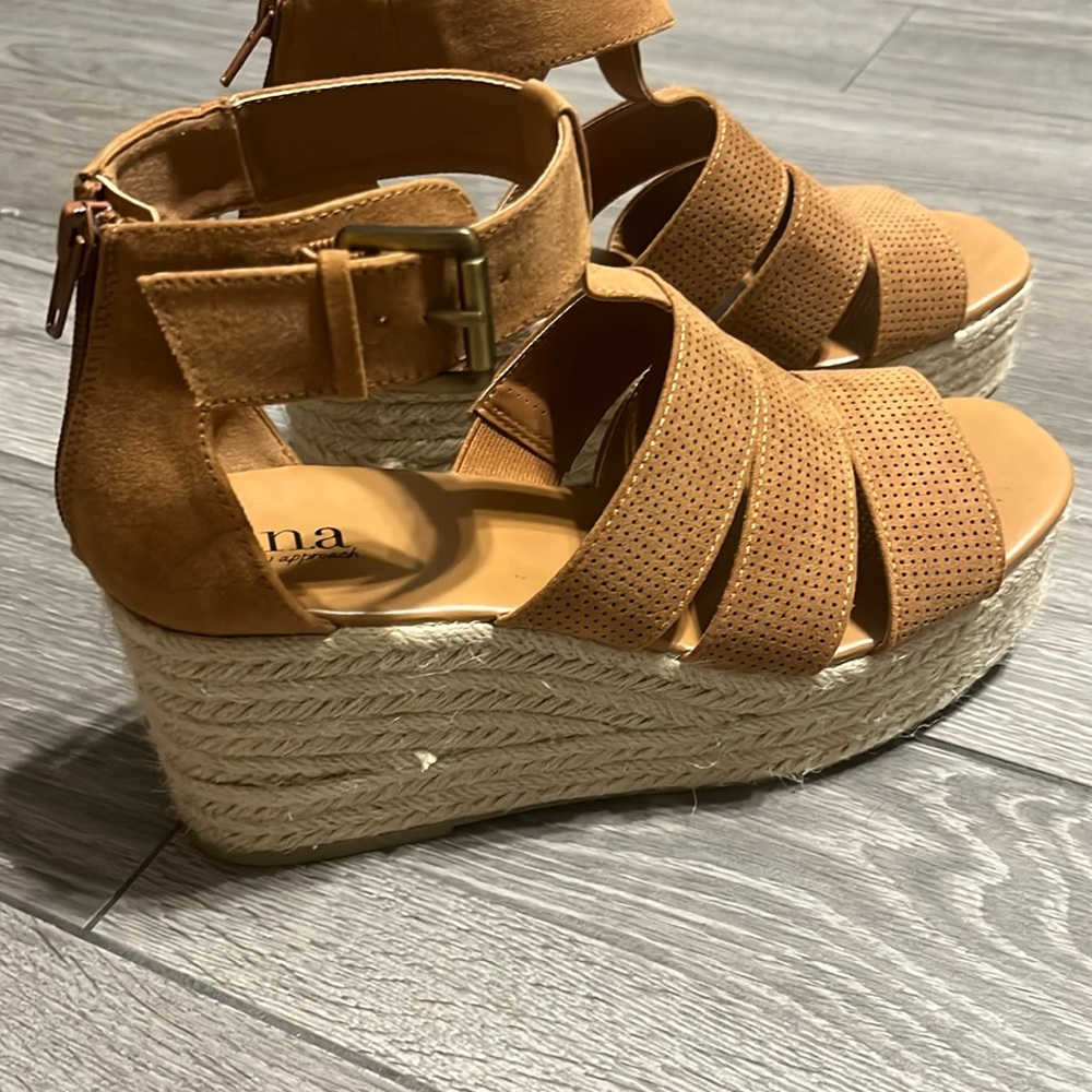 Ana wedge shoes